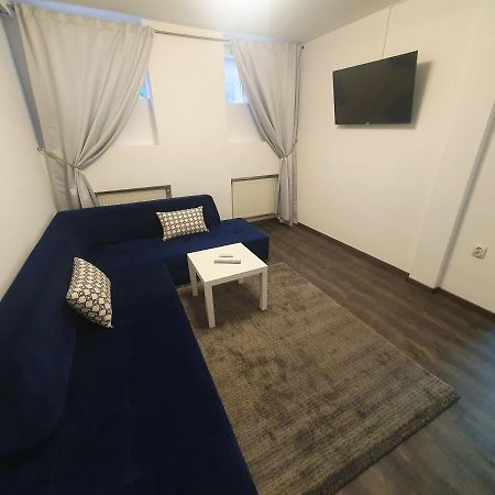 3 Rooms Cinema Garden Parking House Bukares Bagian luar foto