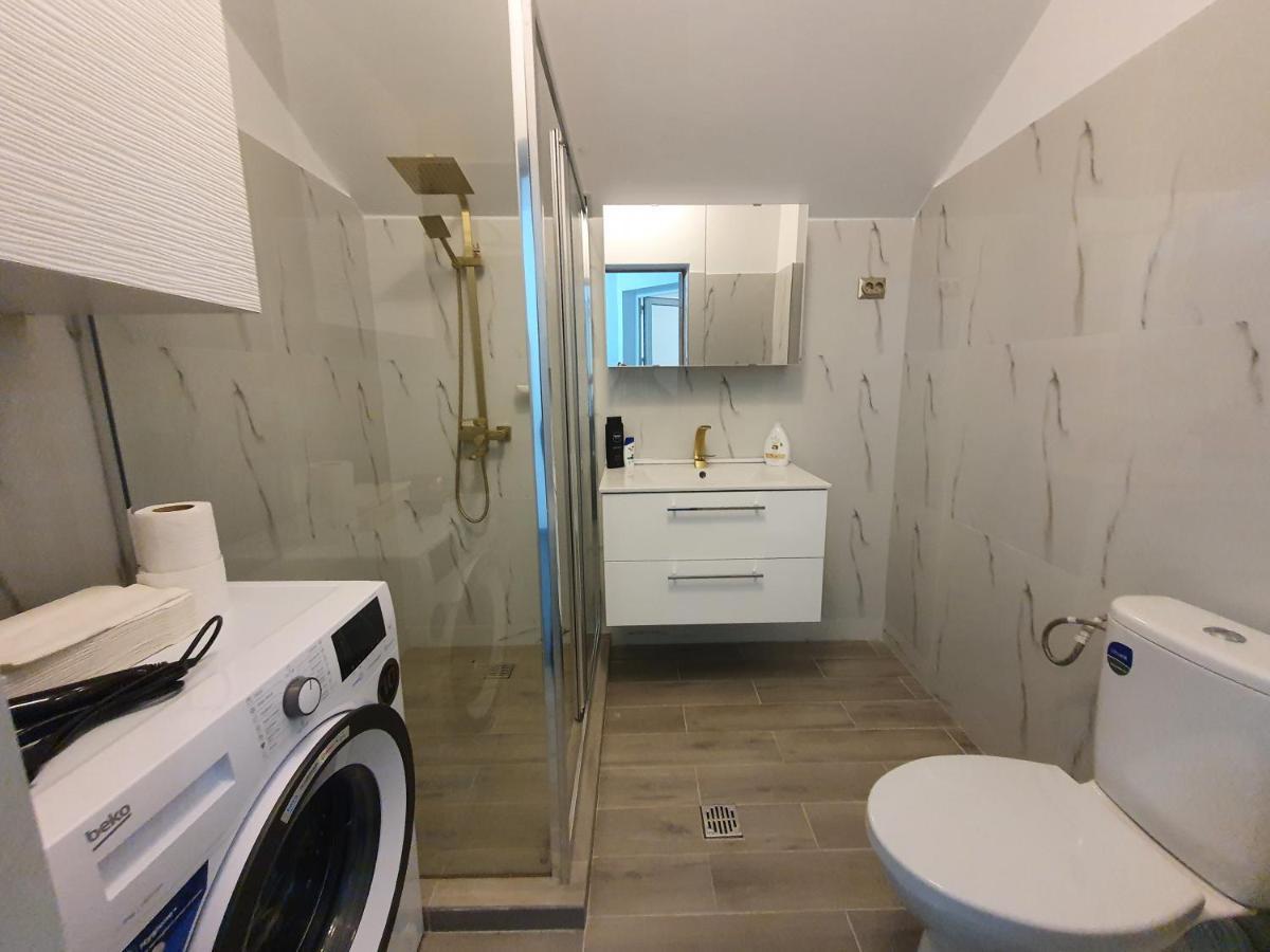 3 Rooms Cinema Garden Parking House Bukares Bagian luar foto