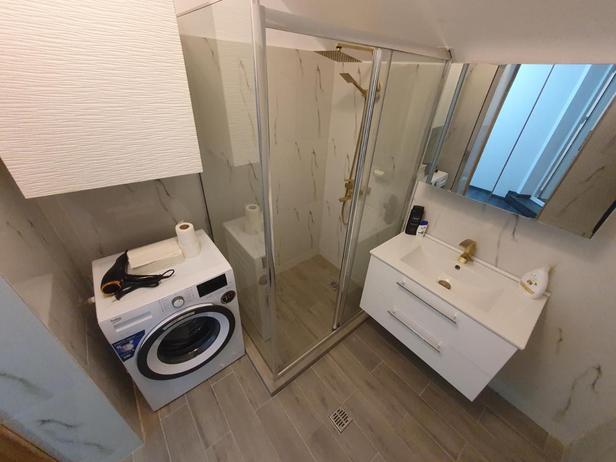 3 Rooms Cinema Garden Parking House Bukares Bagian luar foto