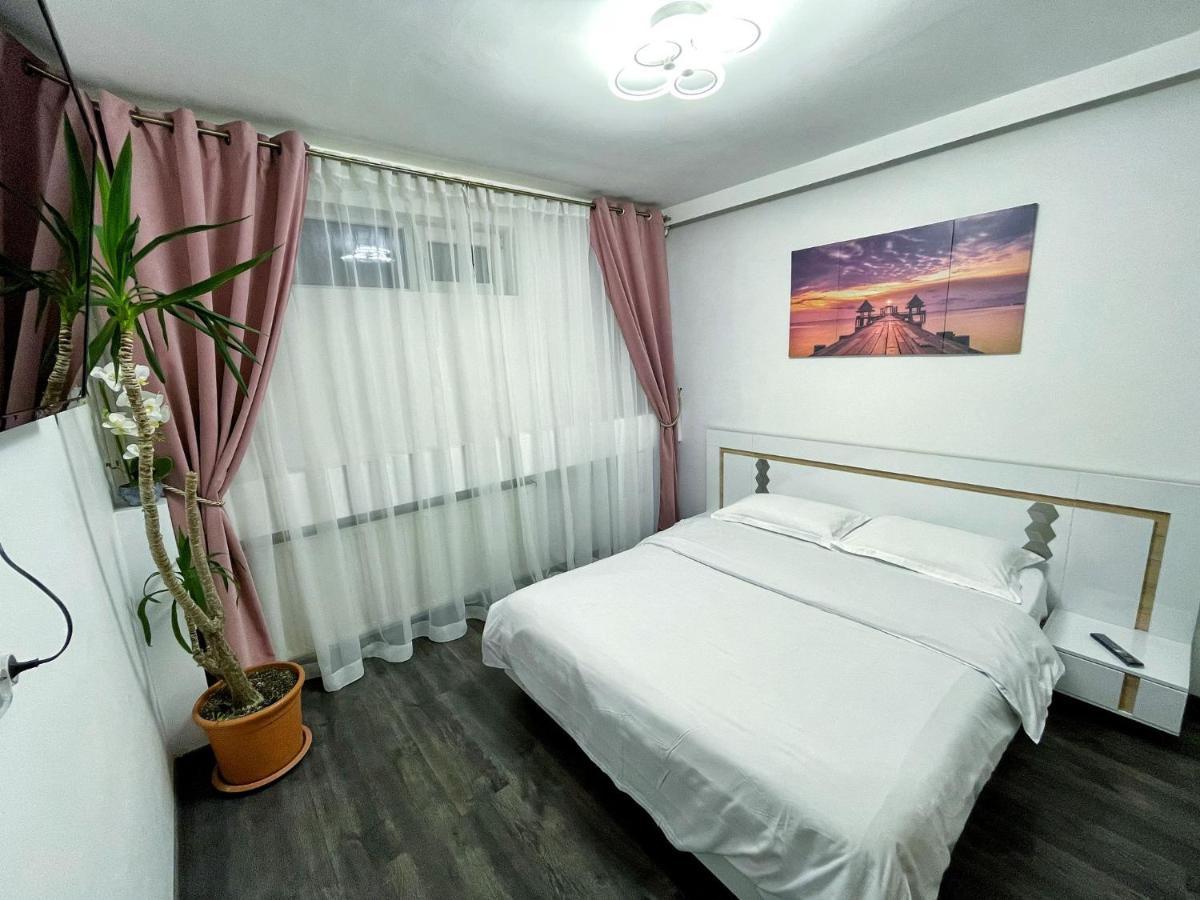 3 Rooms Cinema Garden Parking House Bukares Bagian luar foto