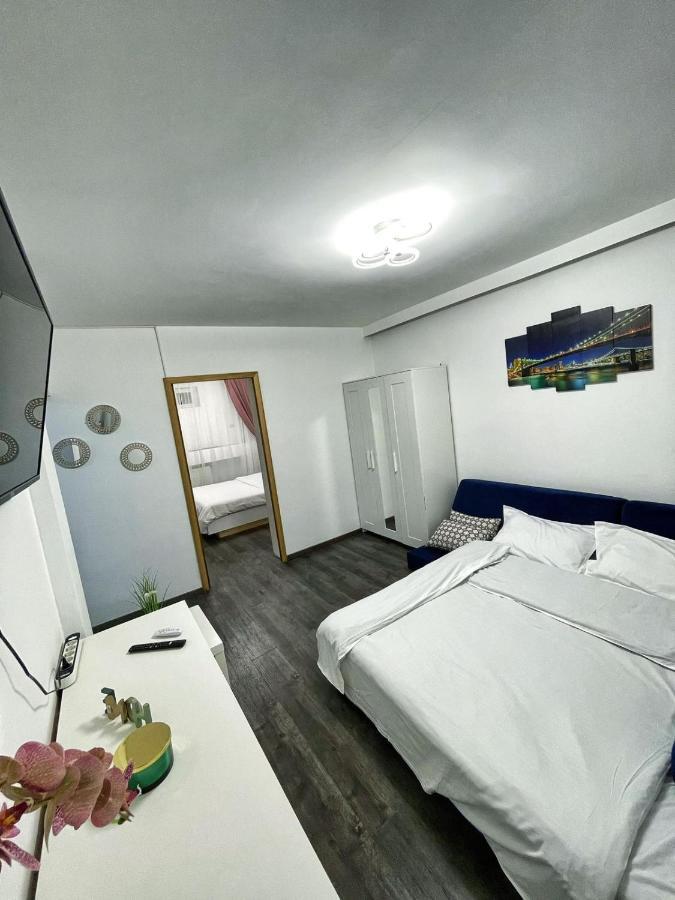 3 Rooms Cinema Garden Parking House Bukares Bagian luar foto