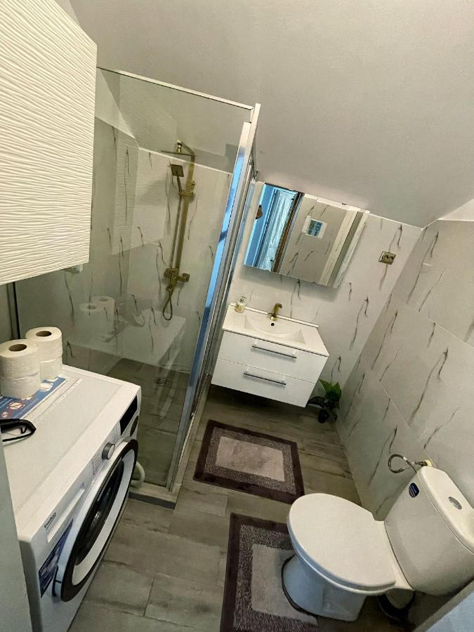 3 Rooms Cinema Garden Parking House Bukares Bagian luar foto